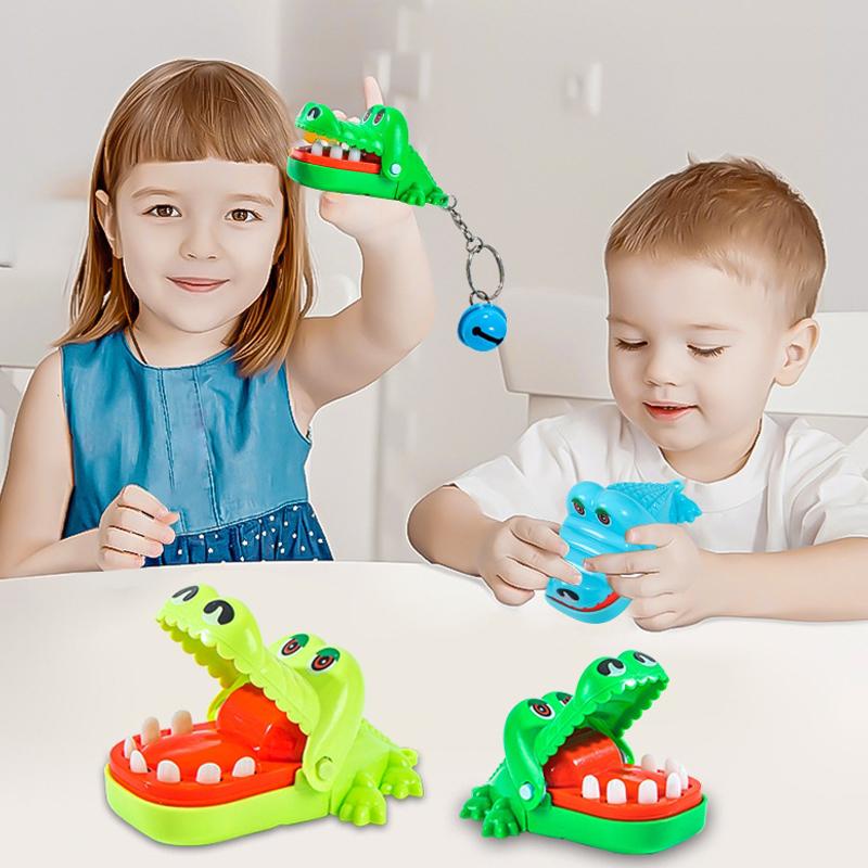 Crocodile Teeth Toys Keychain Children'S Crocodile Bites Fingers Reaction Training Dinosaurs Animal Pull Back Trick Game Family