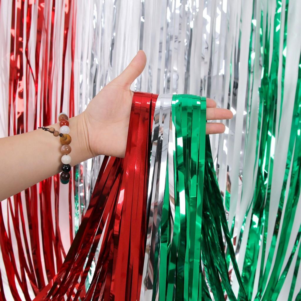 Red Eyecatching Silver Green Streamer Curtain Ideal For St Patricks Day Party Decor