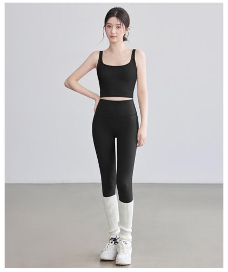 2025 Women's Autumn/Winter Camisole with Built-in Chest Pads & Back Support for Running, Fitness, Yoga, & Outerwear