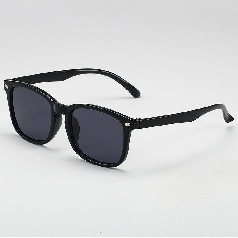 Fashion Rectangle Sunglasses Women Men Nail Vintage Designer Square Sun Glasses for Women Shades Female Male Eyewear Anti-Glare