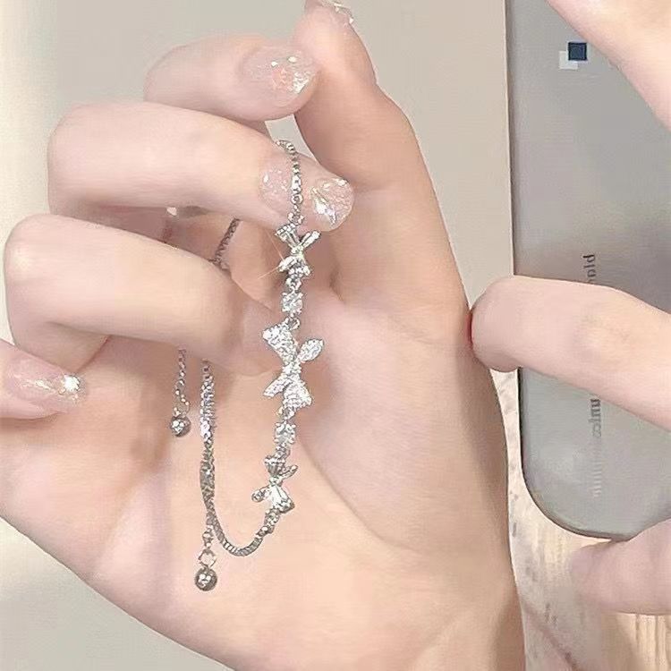 Fashion 4-piece love bracelet set, fashionable light luxury high-end niche jewelry