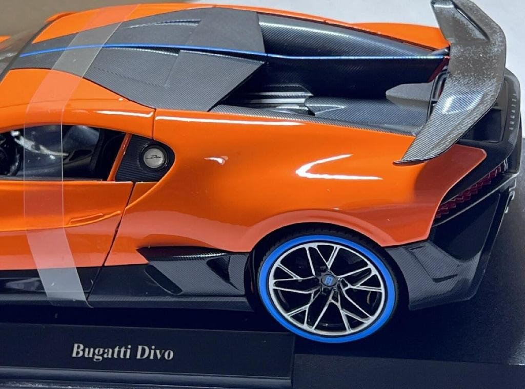 Bugatti Divo Orange 1:18 Special Edition Diecast Collection Car