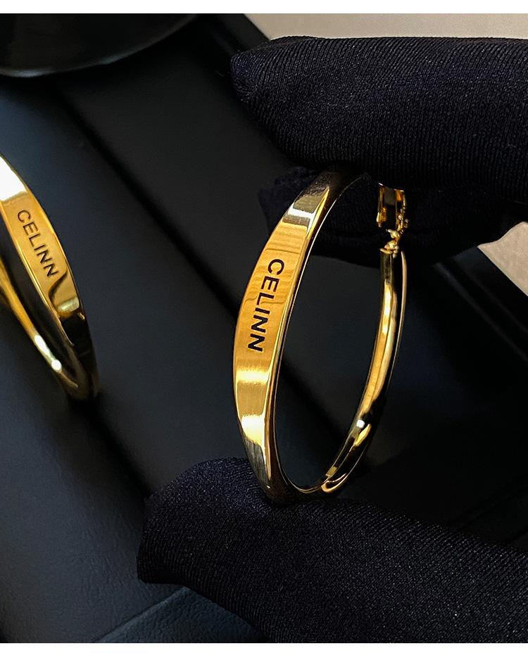 Brincos Argola Letra Retrô de Luxo 2025 para Mulheres - Grandes, Elegantes, Design em Metal