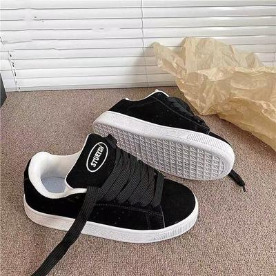 Nischen schwarze Brettschuhe ins trendige Frühjahr neue Studentenparty Sport lässig Brot Schuhe