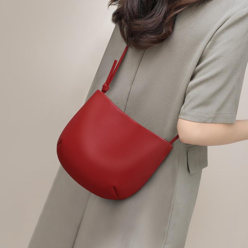 

Minimalist leather saddle bag women s new versatile messenger bag casual commuter shoulder bag underarm bag