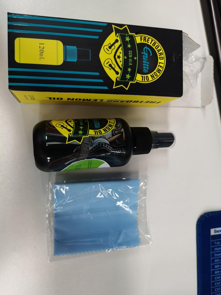 Guitar Cleaning Care Kit 120ml Fretboard Lemon Oil with Cleaning Cloth for Guitar Cleaning Maintenance Tool Acoustic/Classical