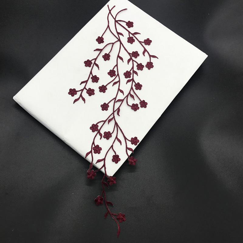 

1 шт. Цветочная наклейка на одежду, приутюживаемая аппликация, нашивка DIY, термофиксация, 47 см, цветок сливы, красивые вышитые нашивки, ципао вино красного