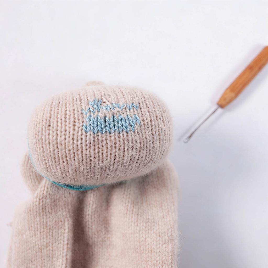 Multifunctional Knitting Repair Set for Fixing Holes in Sweaters Socks and Scarves with Easy Operations