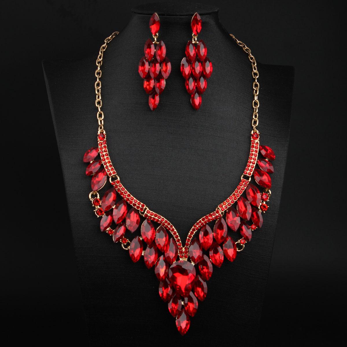 

Yiwu Crystal Glass Подвеска Ожерелье Серьги Комплект Банкетное Платье Женские Аксессуары красный