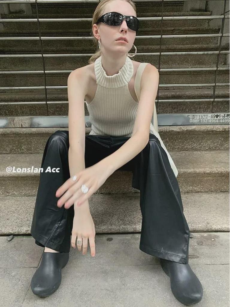 Blogger's Wave Glossy Big Earrings: High-End, Niche Style Circle Earrings for Women