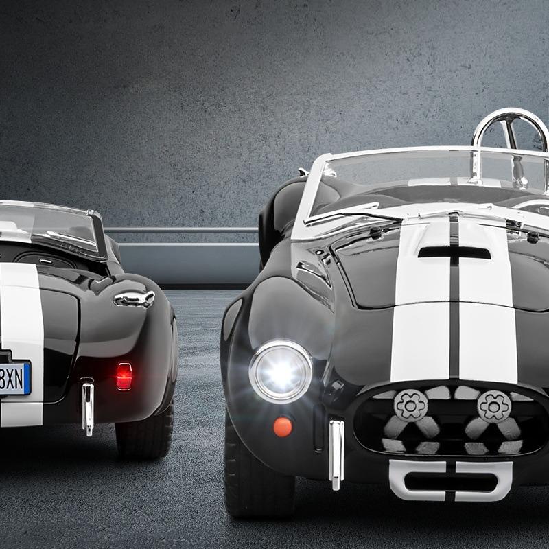 Simulation 1:22 Scale Classical Shelby AC Cobra Alloy Car Model with Sound Light Collection Diecast Metal Miniature Voiture