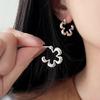 Niche Hollow Small Flower Earrings Simple Retro Fashion High-end Sense Exquisite Design Dainty Women's Daily Versatile Earrings