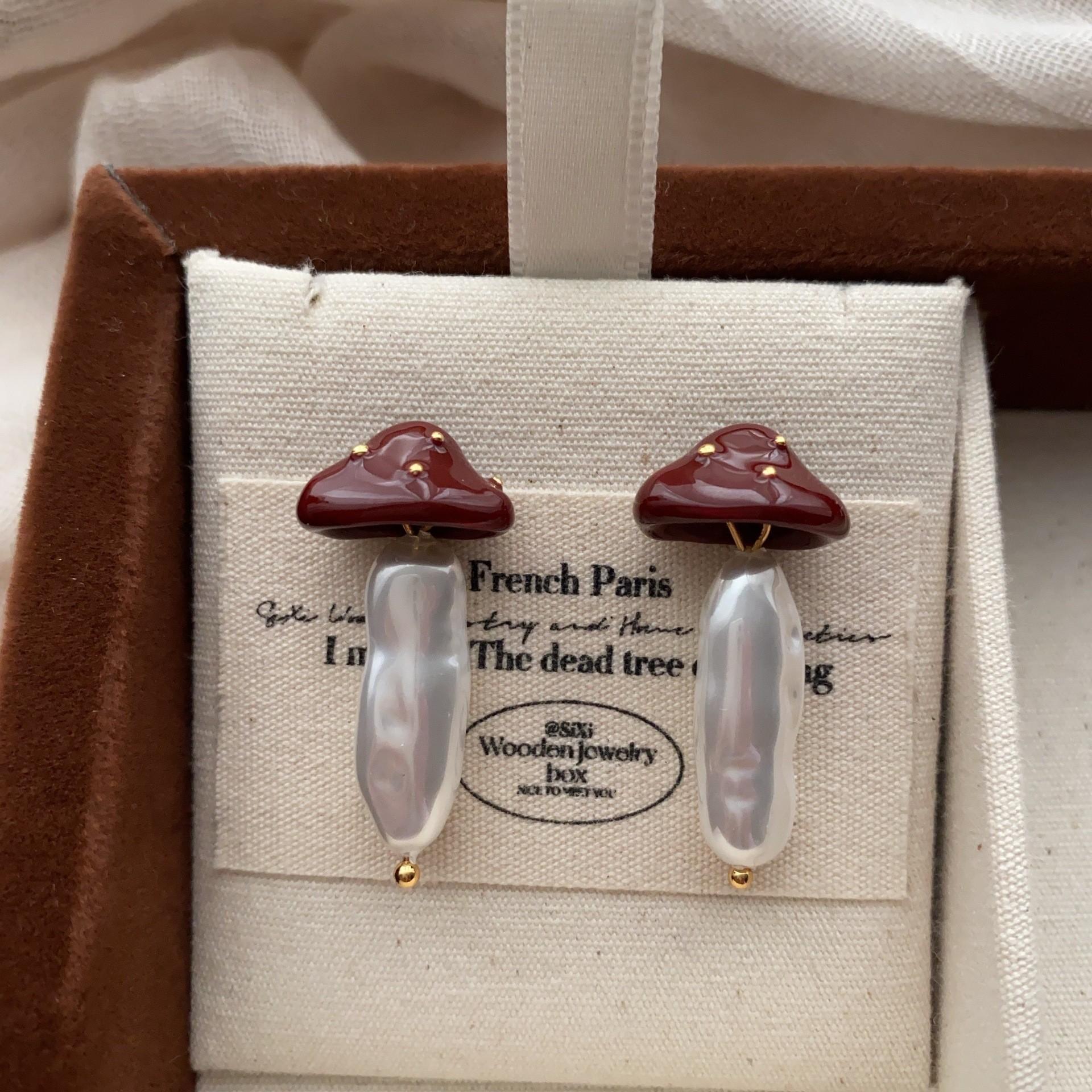 

Burgundy enamel three-dimensional abstract flower pearl stud earrings retro elegance daily exquisite niche fashion sense