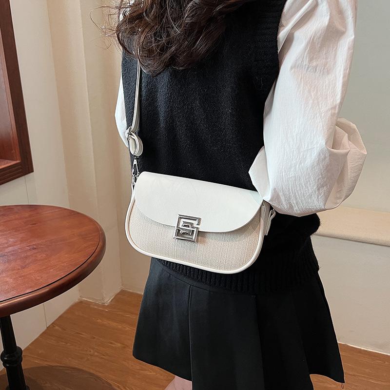 Super Fire Small Bag Women's Spring Summer 2025 New Fashion Shoulder Messenger Bag High Sense Women's Foreign Style Small Square Bag
