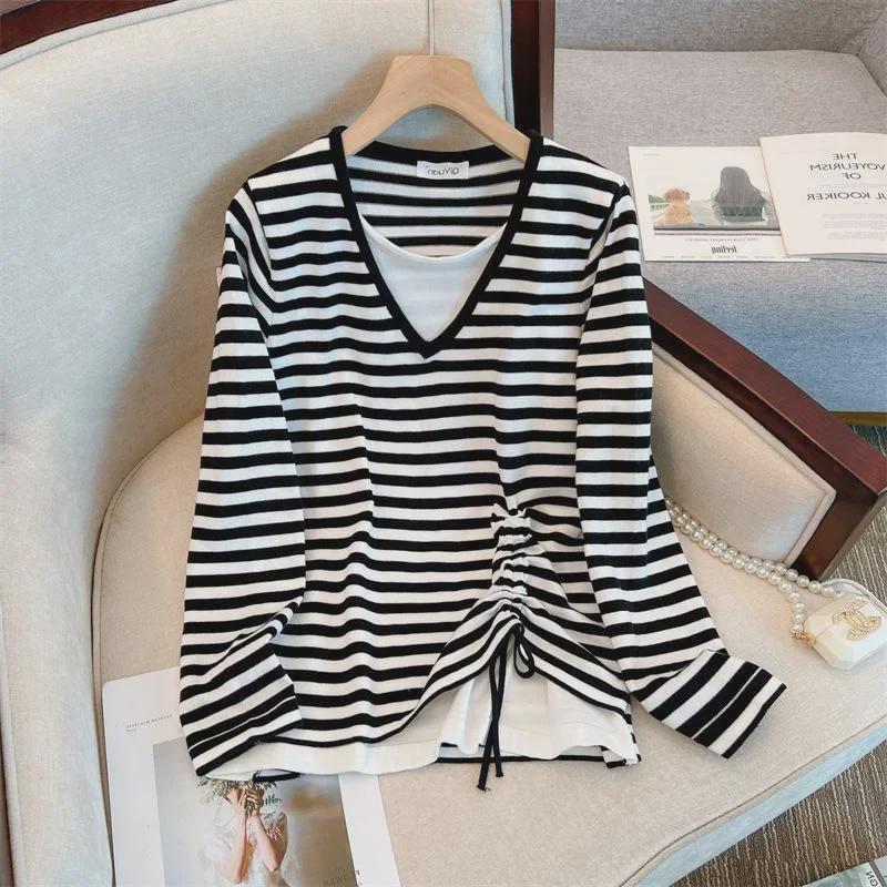 "Women's Plus Size Loose Fit Layered Splicing Long-Sleeve T-Shirt for Spring and Autumn"