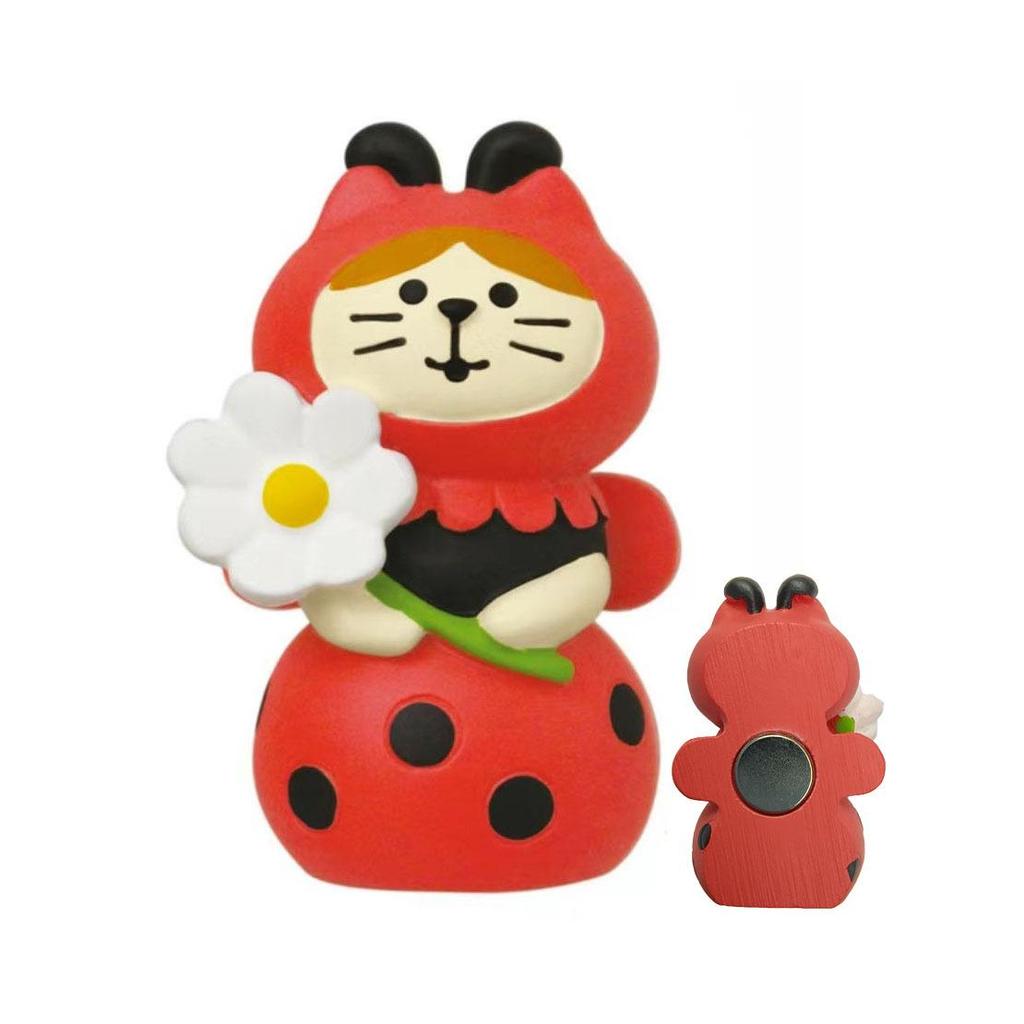 Japanese Cat Magnet: Cute Resin Sticker & Message Clip Toy for Refrigerator Decor