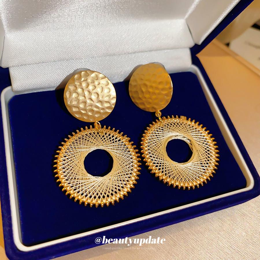 No Piercing Metal Mesh Pleated Hollow Geometric Ear Clips, Retro High-end Niche Fashion Earrings for Women