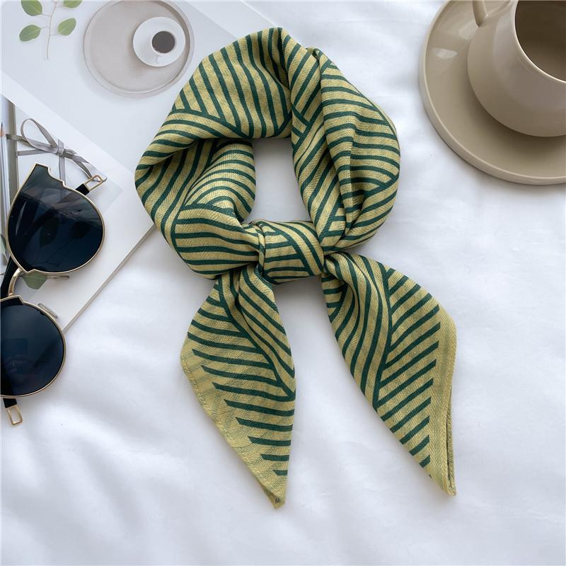

Дизайнерский квадратный шарф для женщин, модный мягкий велюровый полосатый шарф для волос, женский платок с принтом, шаль, бандана на запястье