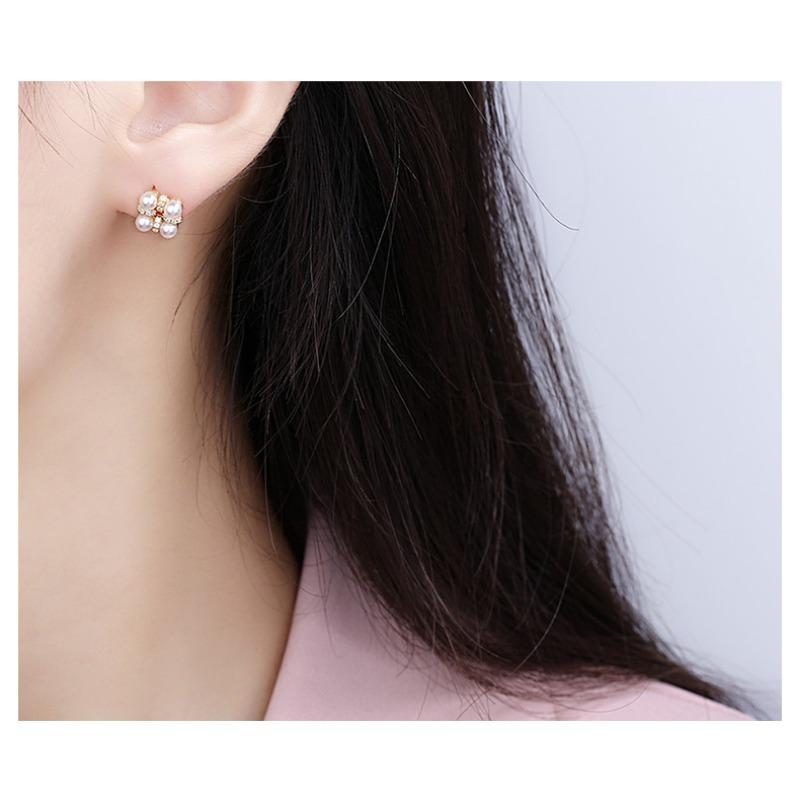 Elegant Fashion Floral Pearl 925 Silver Needle Stud Earrings For Women