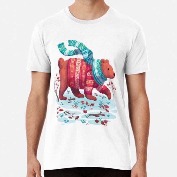 

Bear walking through the snow S to 5XL Made in the AU/USA T-Shirt 4XL