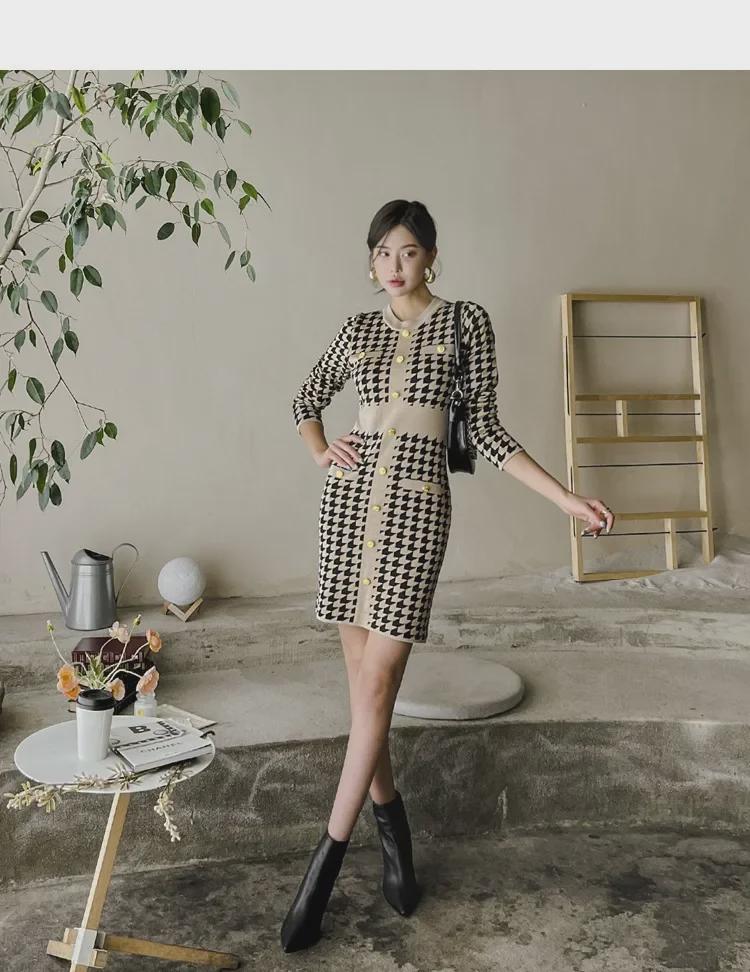Dámské retro pletené svetrové šaty v korejském stylu s designem pasu ve stylu falešného dvoudílného oblečení - Móda 2023