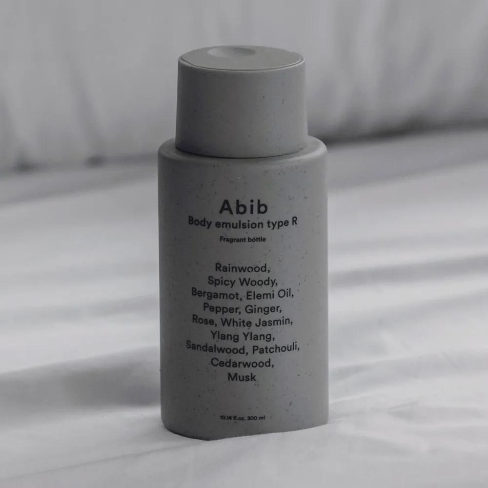 

Body Emulsion Type R Fragrant Bottle 300ml