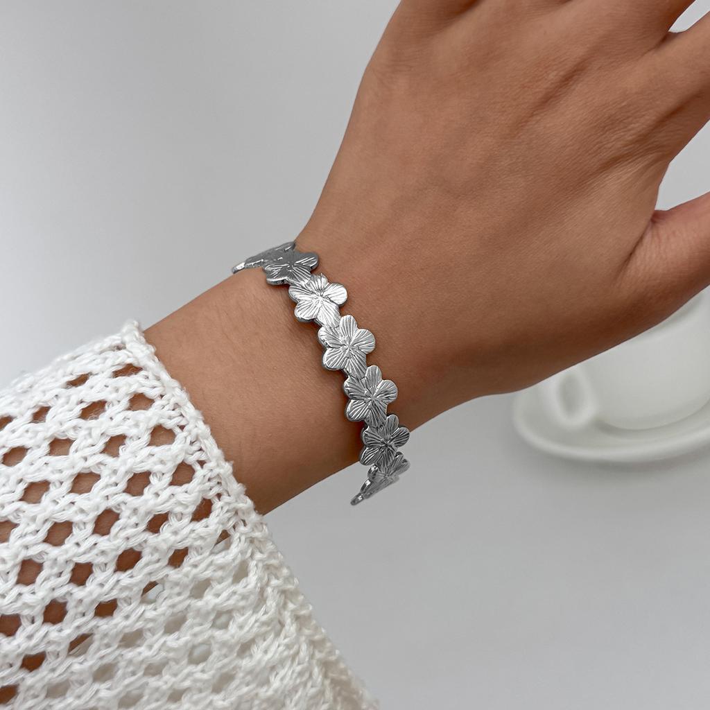 Starfish Flower Open Cuff Bangles for Women Hand Decoration Jewelry Gift Ocean Style Adjustable Metal Spring Bangles Party Accessories