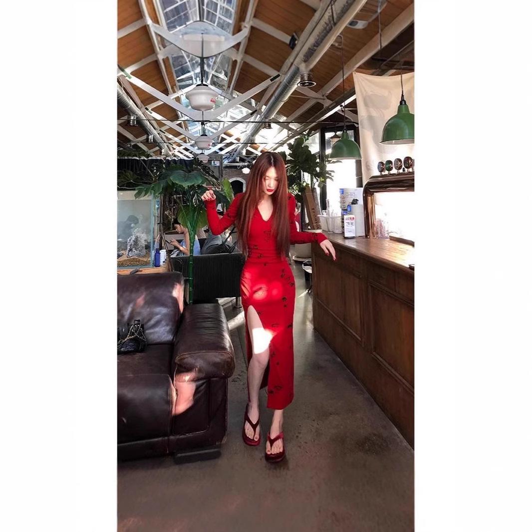 

Sexy Slim-Fit Red V-Neck Long-Sleeve Dress for Women - Autumn Collection L