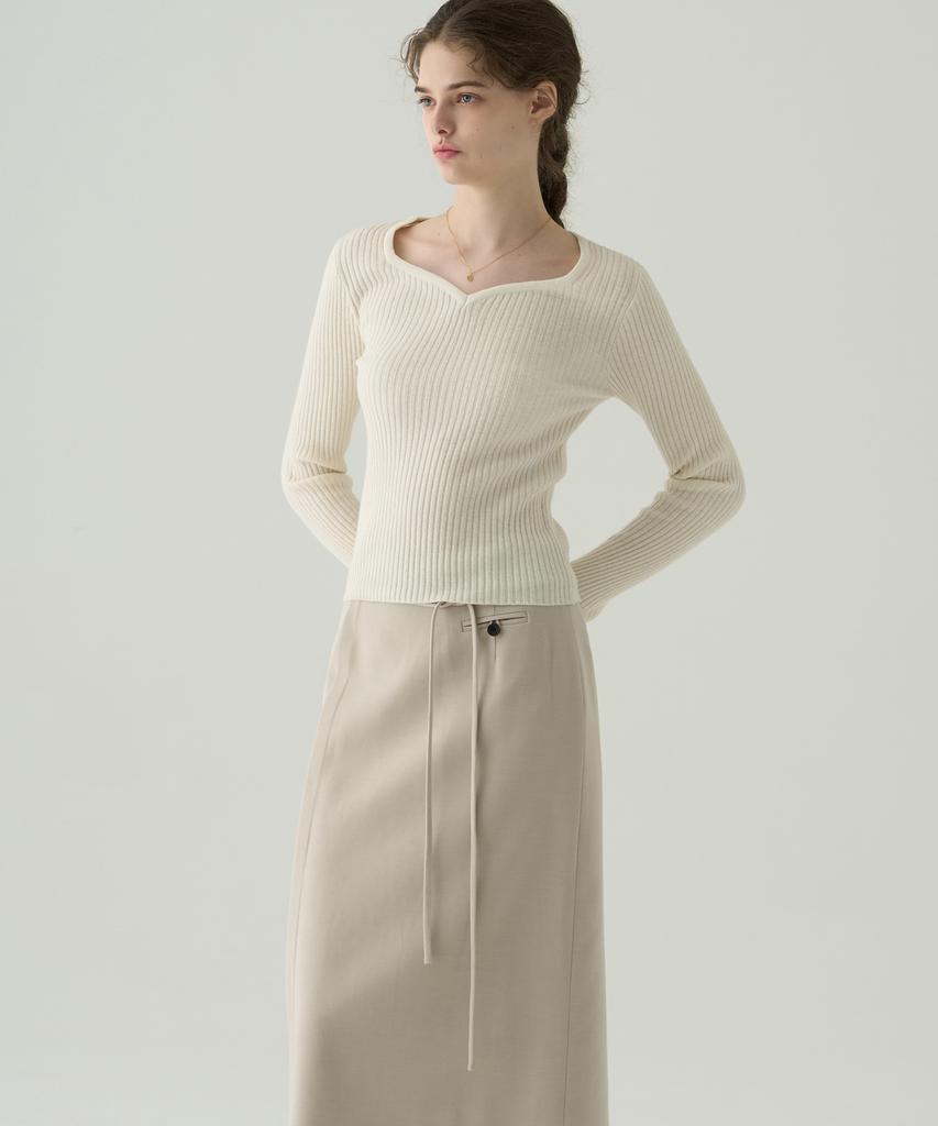 Deuloupisumeon Heart Neck Ribbed Slim Knit Top [Brown]