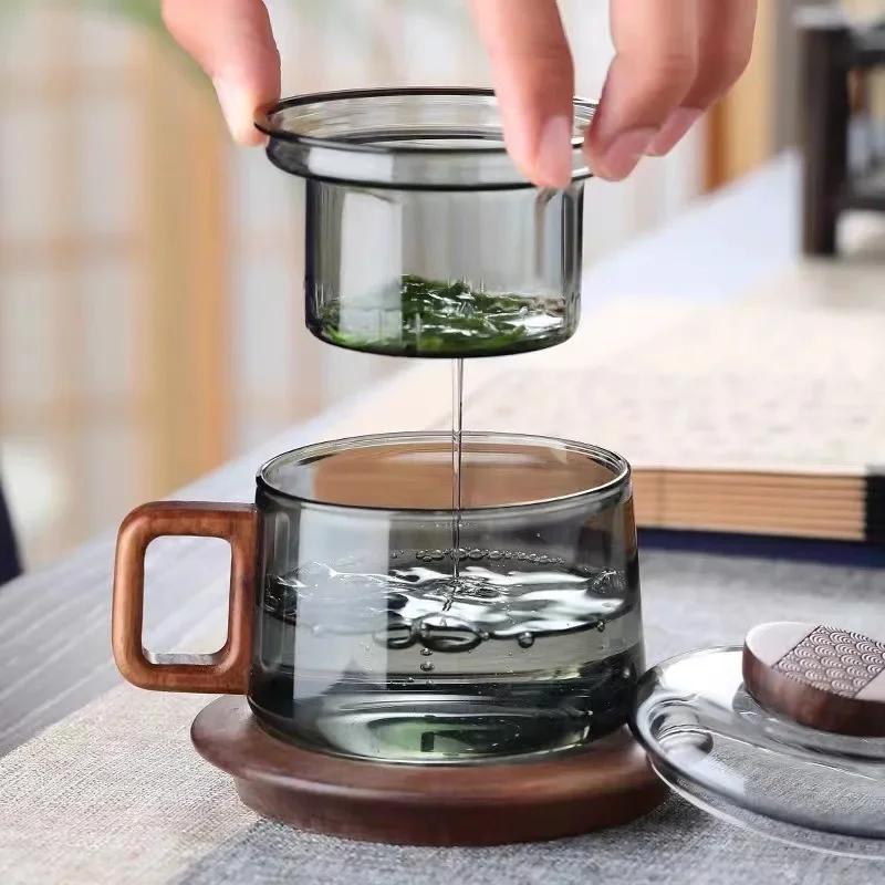 200ml Glas-Teetasse mit Filter und Holzgriff Hochborosilikatglas Teetasse Zuhause Büro Tee-Trennbecher Kung Fu Tee-Set