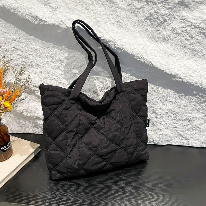 Ielgy Ladies Large Capacity Casual Nylon Cloth Shoulder Bag Korean Version Fashion Simple Solid Color Tote Bag