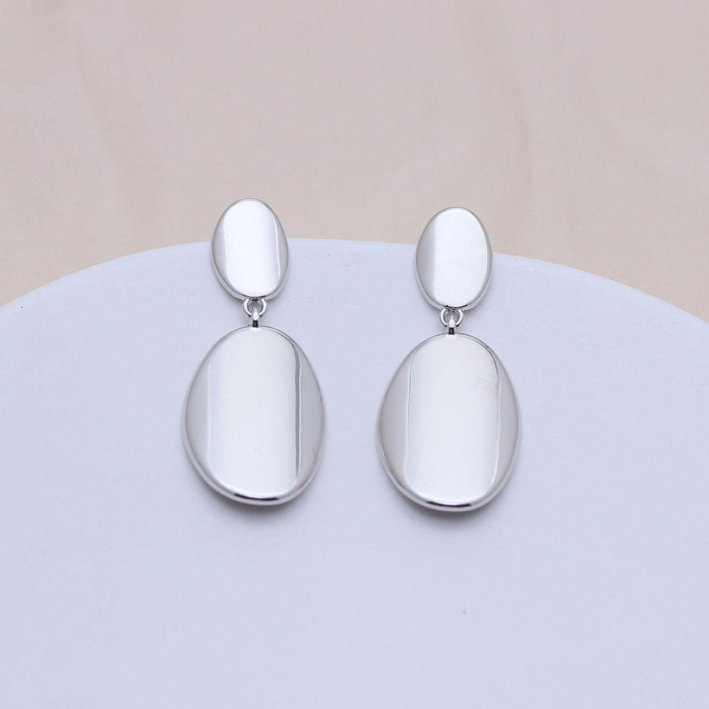 S925 Silver Needle Oval Earrings for Women - Elegant, Smooth, Light Luxury, Real Gold Color Retention.