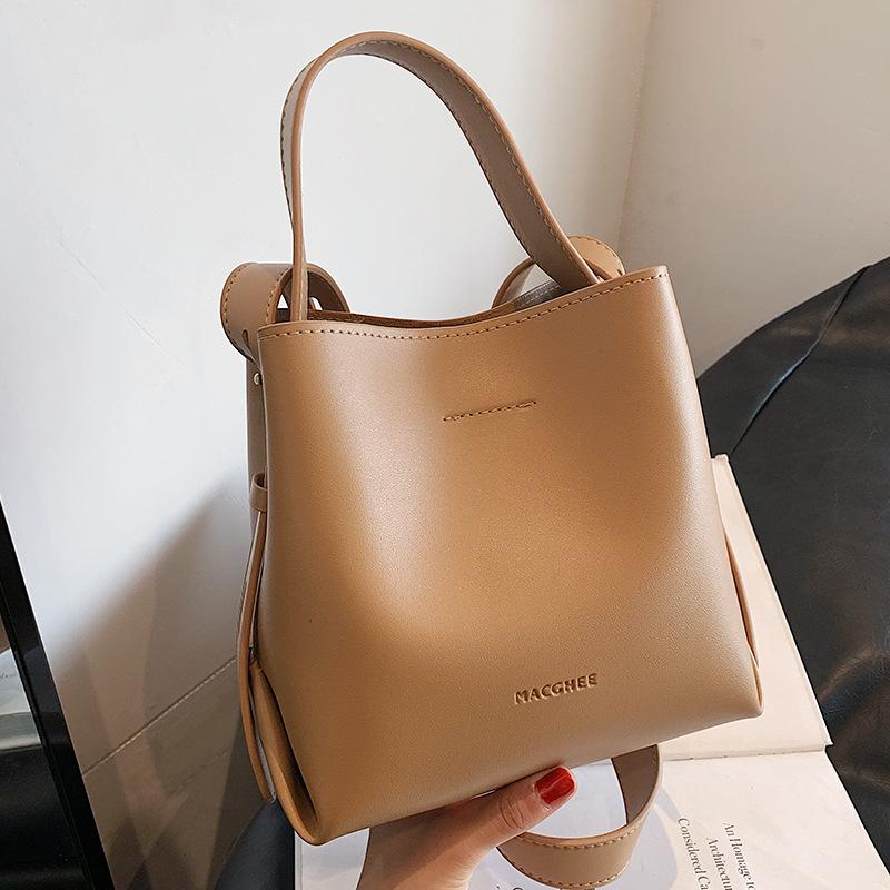 

This year s popular small bags for women s autumn 2025 new fashionable versatile shoulder messenger bags simple portable bucket bags хакі