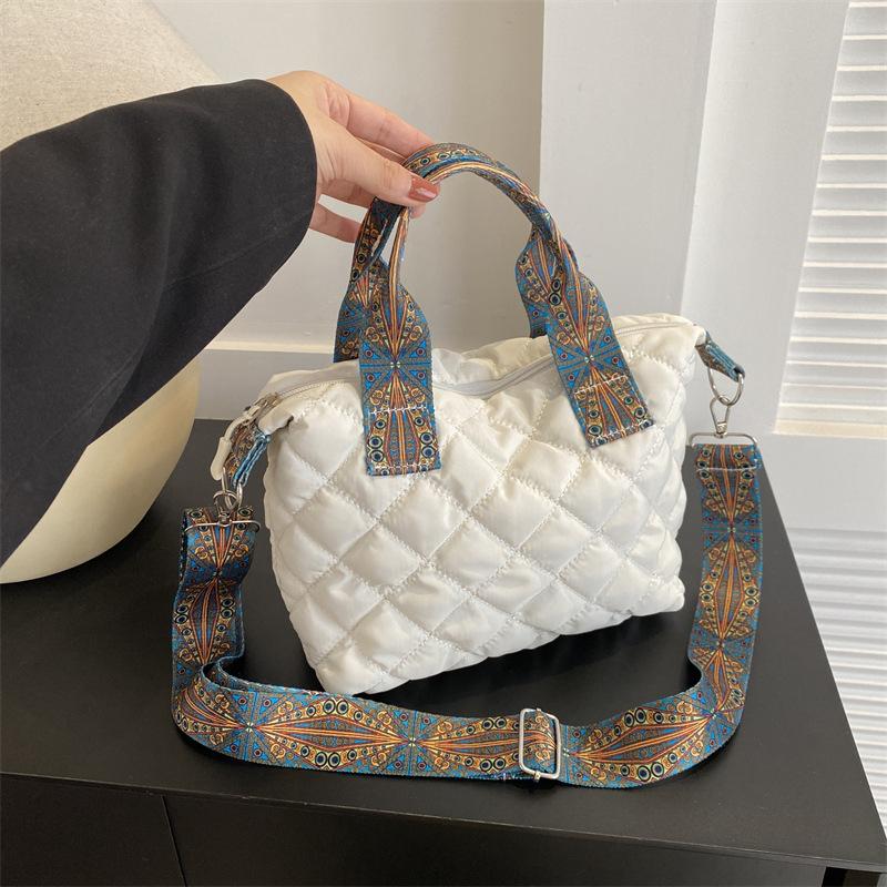 Fashion Women Crossbody Puffer Bag Padded  Inflated Bag Down Cotton Padded Wide Shoulder Strap Shoulder Bag