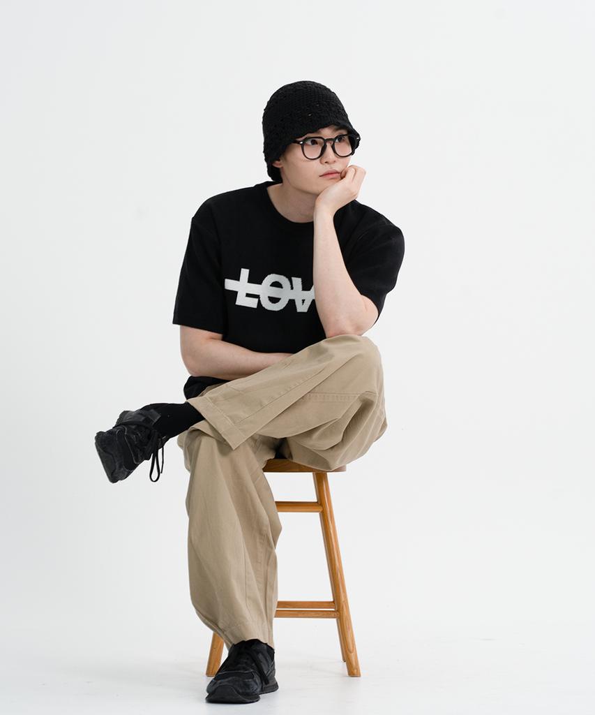 Hyeonseutyudio Love Short Sleeve Knit