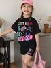 Costum Sport Kawaii cu Imprimeu Anime pentru Copii Design cu Scrisoare Norocoasă Tricou cu Mânecă Scurtă și Pantaloni Scurți Set din 2 Piese Haine Casual de Vară pentru Fete