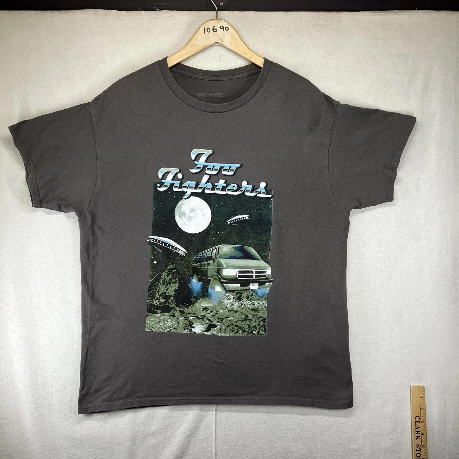 Foo Fighters Band T Shirt Mens Large Gray Cotton Crew Neck UFO Graphic Logo S