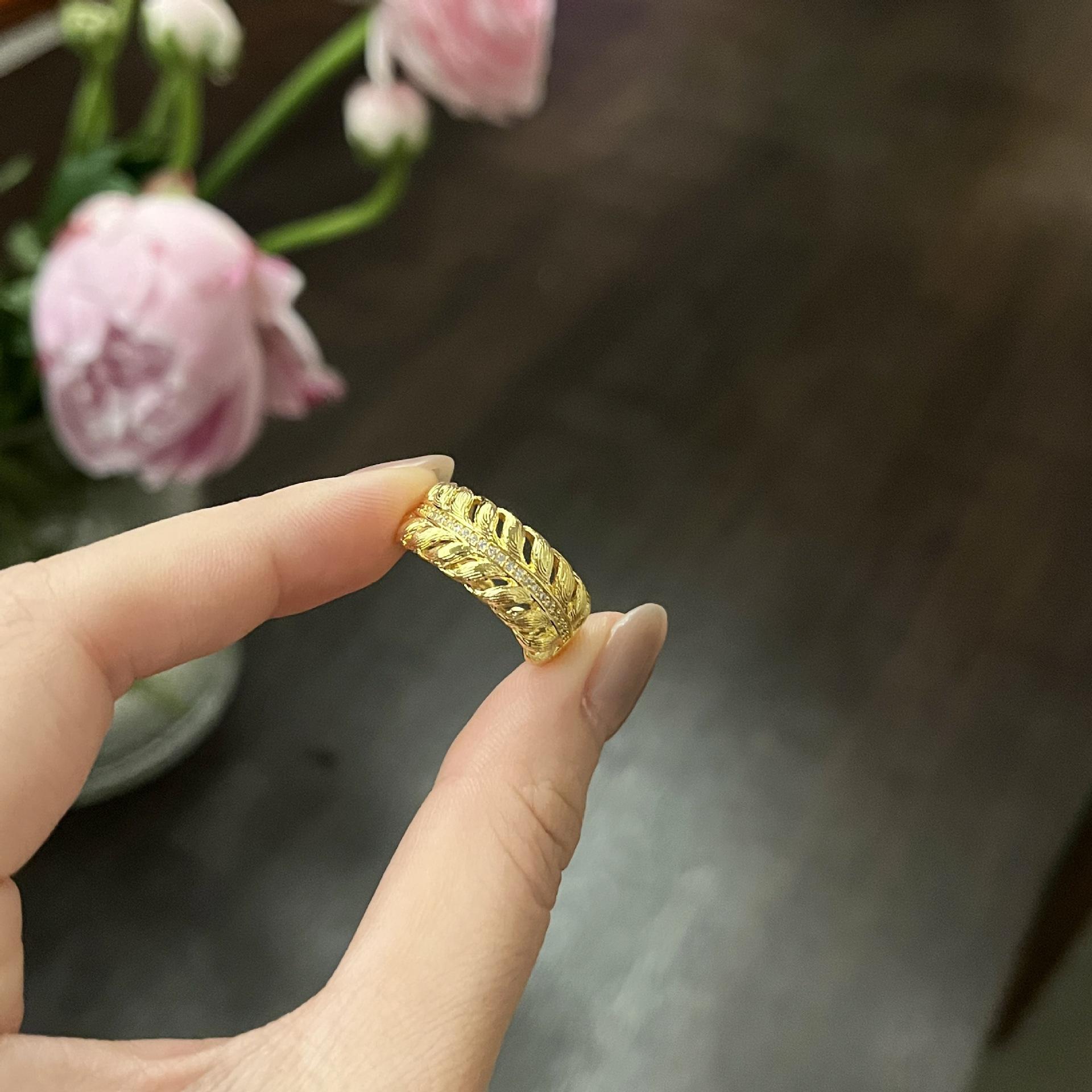 

Light Luxury Italian Brushed Craft Leaf Shape Diamond Ring Wheat Ear Leaf Retro Court Style Ring Jewelry Opening adjustable