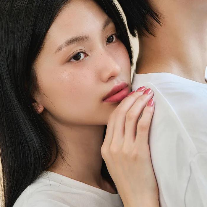 Smooth Touch Close-fitting Blur Tint of Love