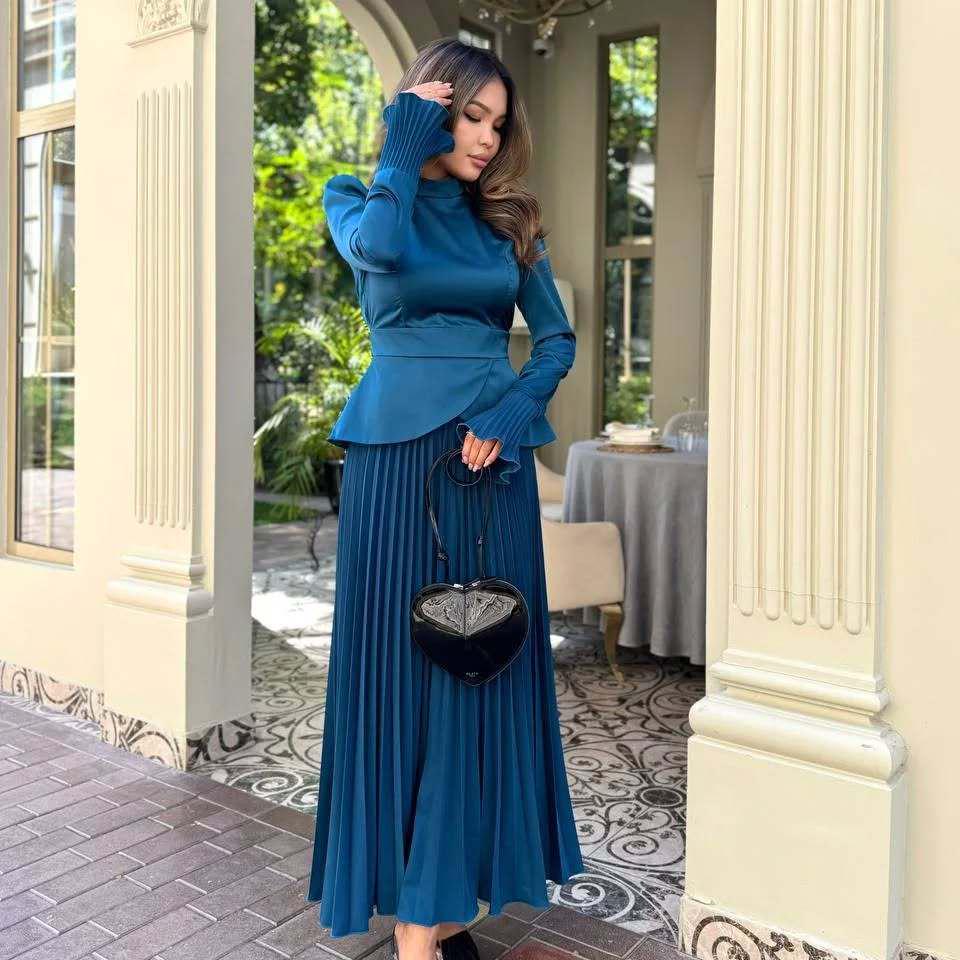 2025 Autumn/Winter European & American Elegant Tie-Up Top & Ruffled Skirt Women's Set