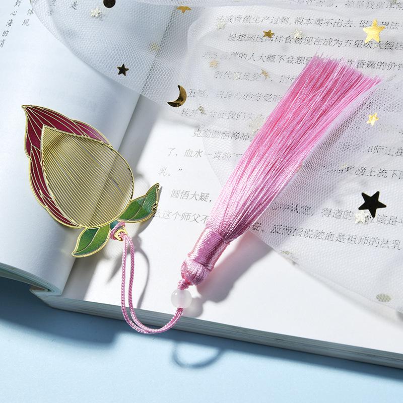 Aesthetic Metal Lucky Clover Bookmark with Tassel Set Exquisite Retro Floral Brass Bookmark for Book Creative Design Book Tab