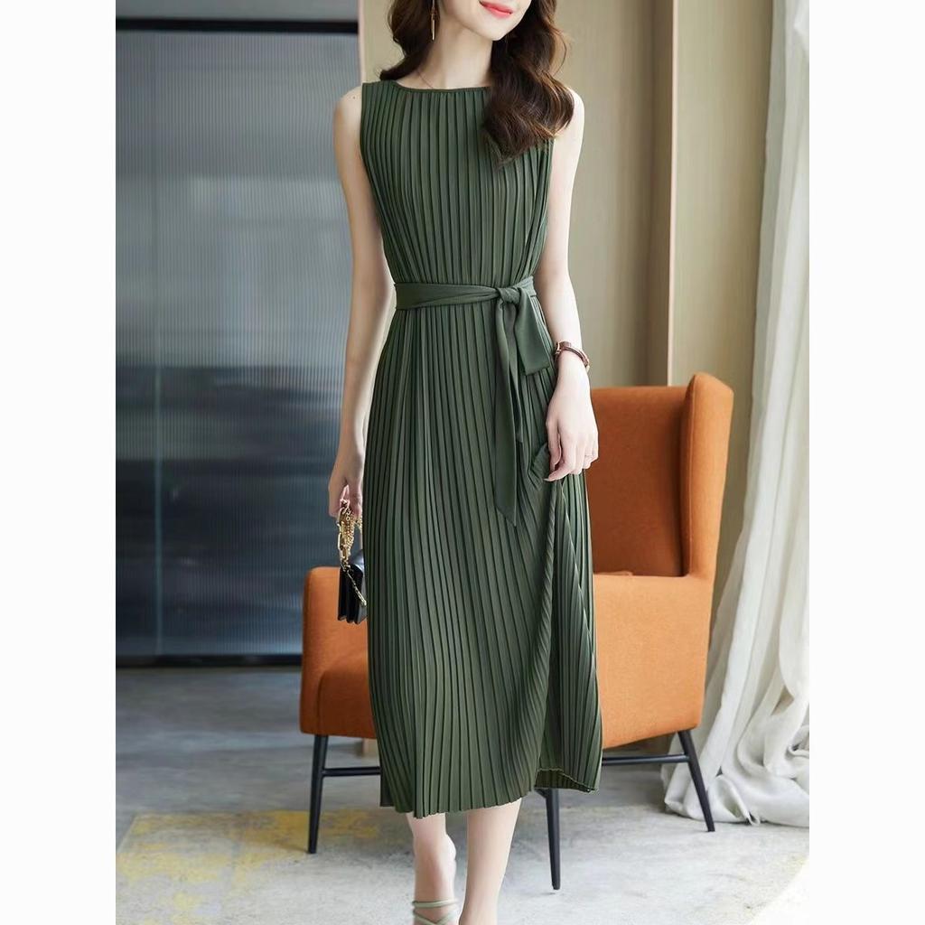 Round neck new pleated loose summer sleeveless temperament long skirt pleated dress with waistband for slimming effect