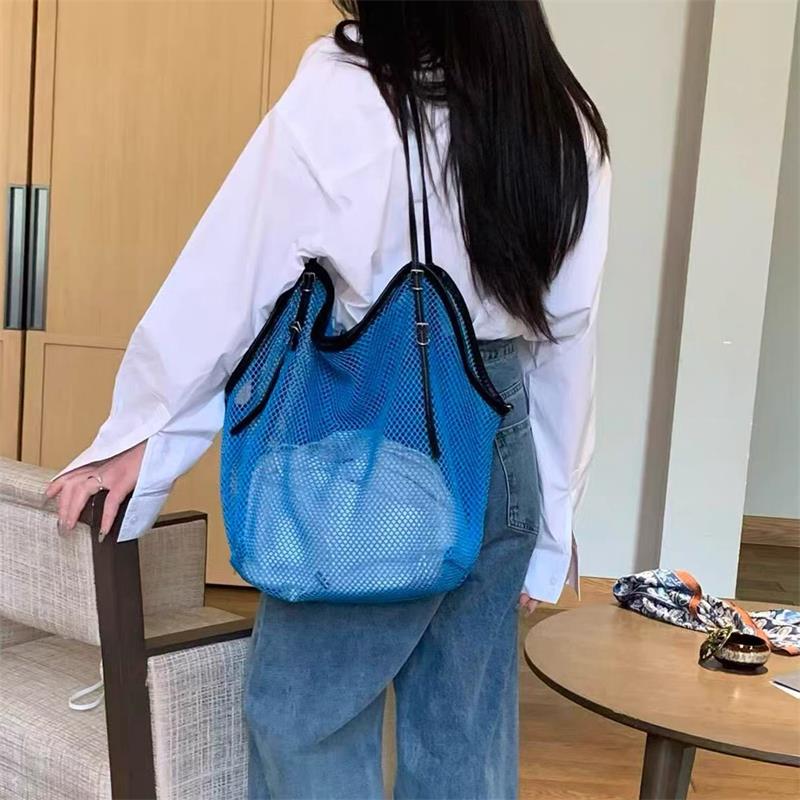 

Stylish Summer Mesh Tote Bag Large Capacity Shoulder Bag Adjustable Belt Buckle Strap Versatile Shopping Storage Bag Inner Pouch синій