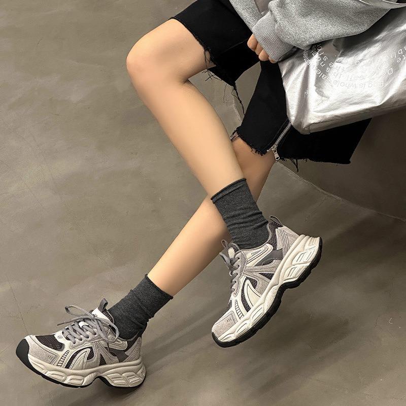 Casual sports shoes women's 2025 spring Internet celebrity popular dad shoes leather breathable thick sole heightening lightweight running shoes