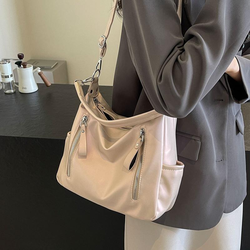 Pendler-Tasche mit großem Fassungsvermögen Damen Neue modische vielseitige Schulter-Tragetasche
