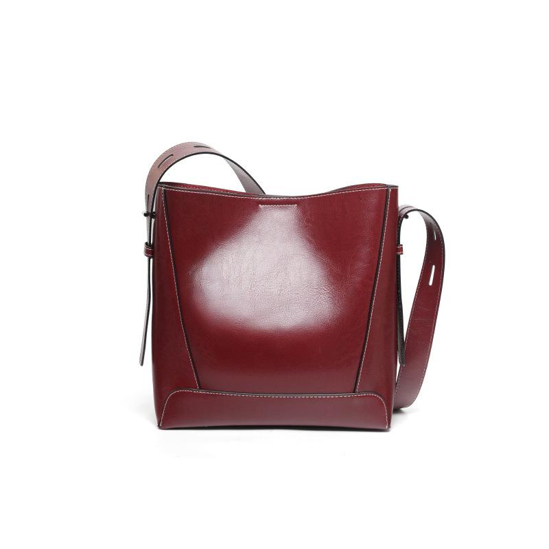 Wide Shoulder Strap, High-end Feel, Large Capacity Shoulder Bag, Women's Retro New Style, Women's Niche Genuine Leather, Women's Crossbody Bucket Bag