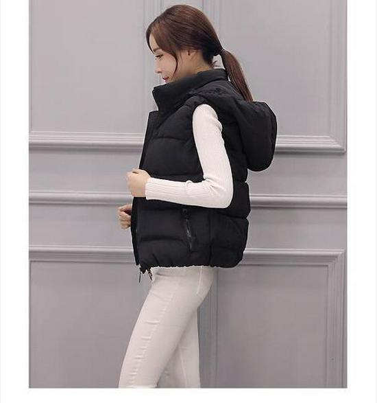 Autumn/Winter 2025 Women's Slim Fit Down Cotton Vest with Detachable Hood - Korean Style, Warm, Sleeveless, Short Length.