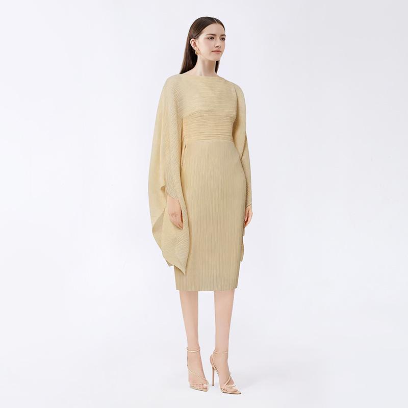 Women's Solid Color V-Neck Loose Pleated Mid-Length Dress for Spring 2025