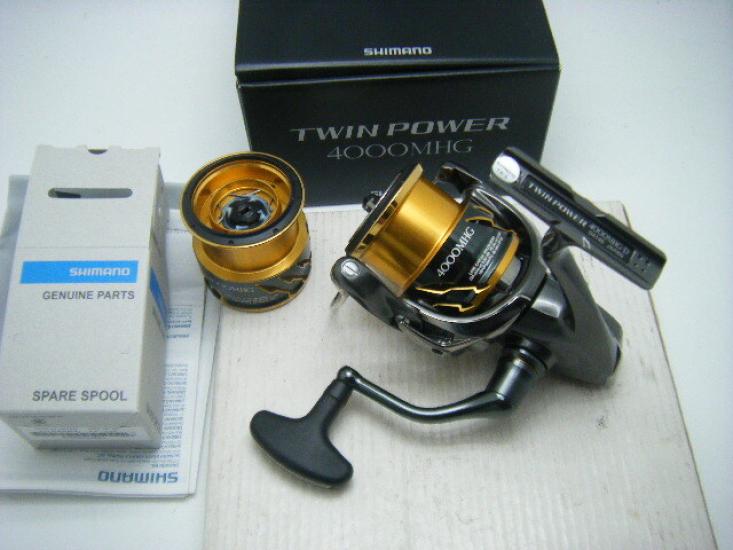 [USED]SHIMANO 20 Twin Power 4000MHG Spinning Reel Excellent Condition with Spare Spool