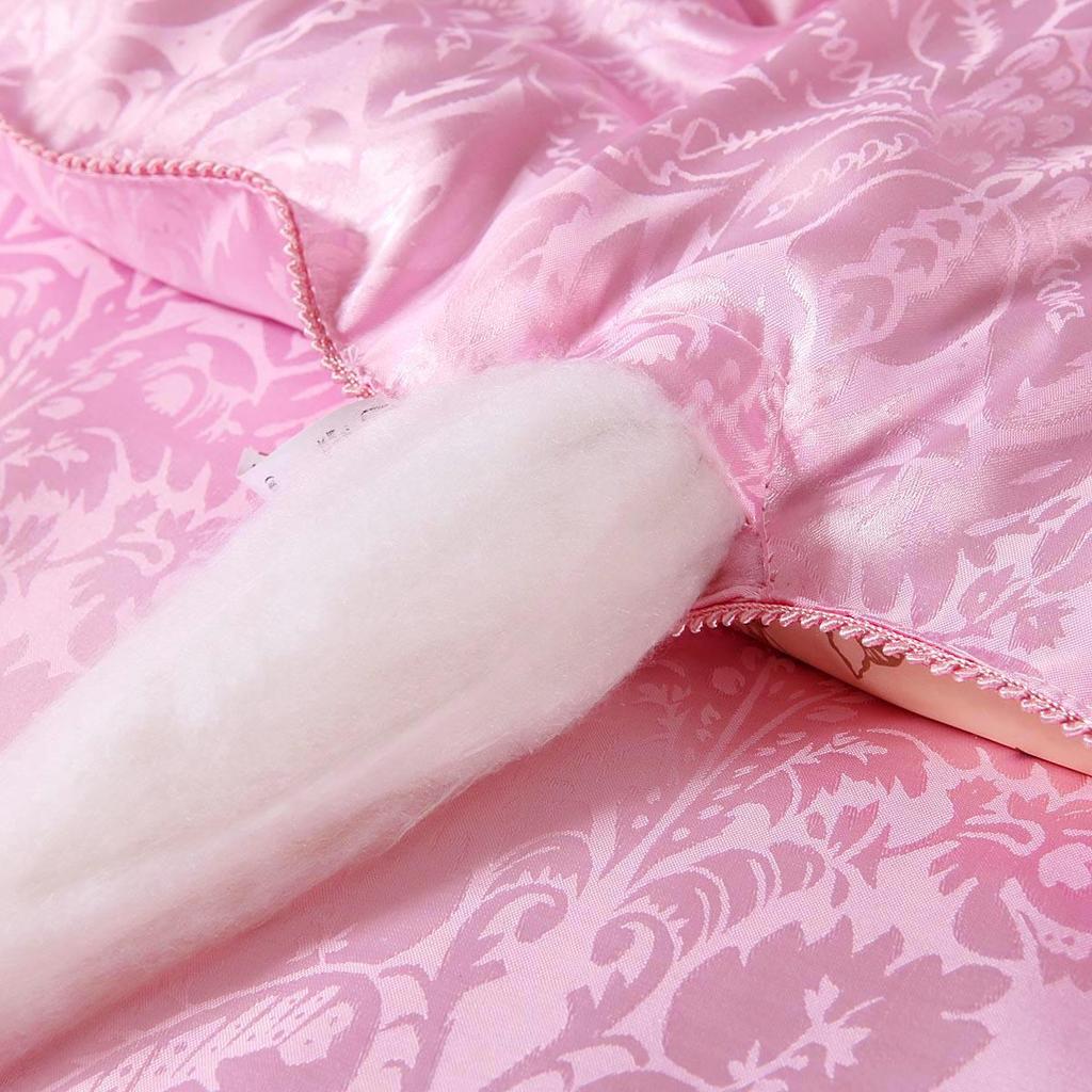 Silk Quilts, Comforters & Cotton Bedsheets for All Seasons: Ideal Company Gifts